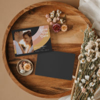 Modernes Retro-Regenbogen-Dunkel Save the Date