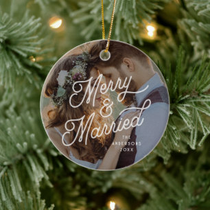 Modernes Retro Verheiratetes Foto Fett Script Keramik Ornament