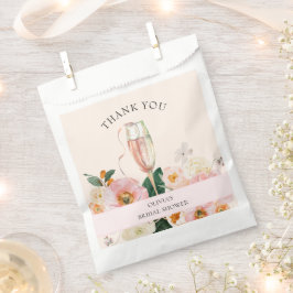 Modernes rosa Brautparty mit floralen Champagner Geschenktütchen