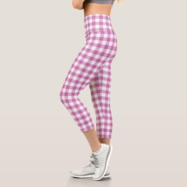 Modernes rosa Gingham Kariertes Muster Capri Leggings (Links)