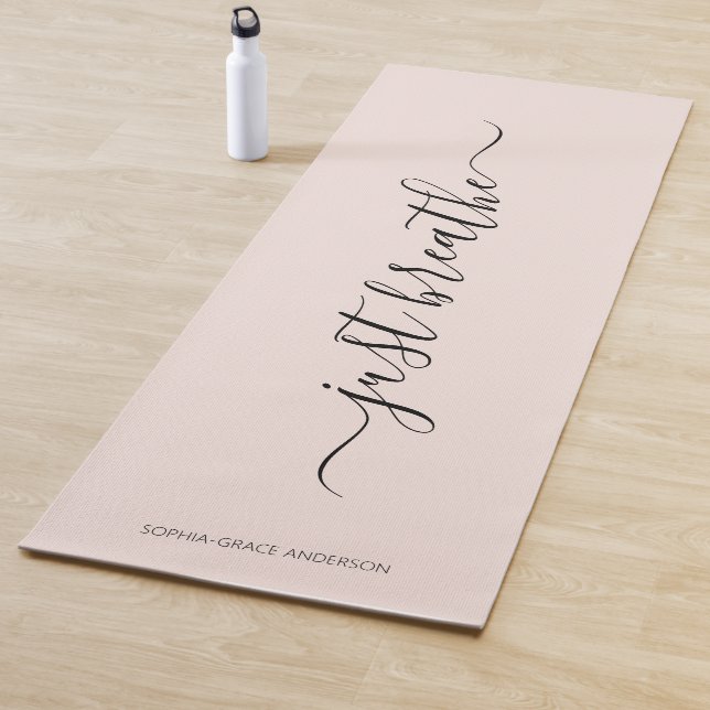Modernes, rosa Schwarz atmen Eleganter Skriptname Yogamatte (Beispiel)