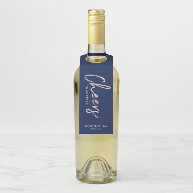 Modernes Rose Gold Navy Brush Lettering Cheers Par Flaschenanhänger (Auf Flasche)