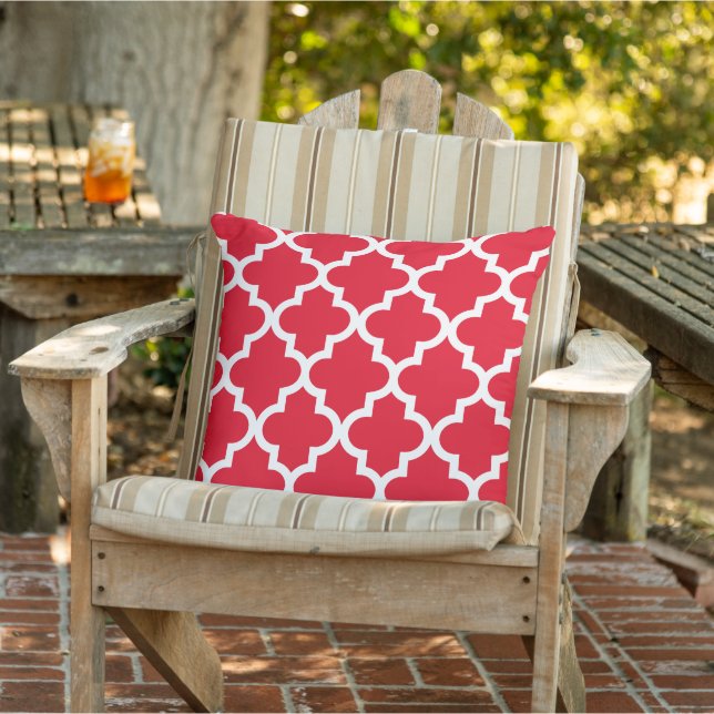 Modernes rotes marokkanisches Quatrefolienmuster Kissen (Stuhl )