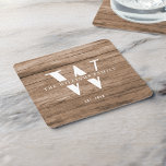 Modernes rustikales Monogramm Familienname Vintage Rechteckiger Pappuntersetzer<br><div class="desc">Dieser moderne, rustikale Untersetzer besticht durch ein familiäres Monogramm und einen Namen in einem druckbaren, mittelbraunen Holzrahmen in einem Retro-Vintagen Typografie-Design. Passen Sie mit Ihrem Familiennamen und Initialen auf und machen Sie dies zu einem einzigartigen Zuhause für das Bauernhaus Seehaus, die familiäre Hütte oder die Landhütte - oder Ihre gemütliche...</div>