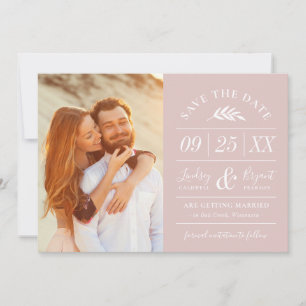 Modernes rustikales Typografie-Foto Save the Date Einladung