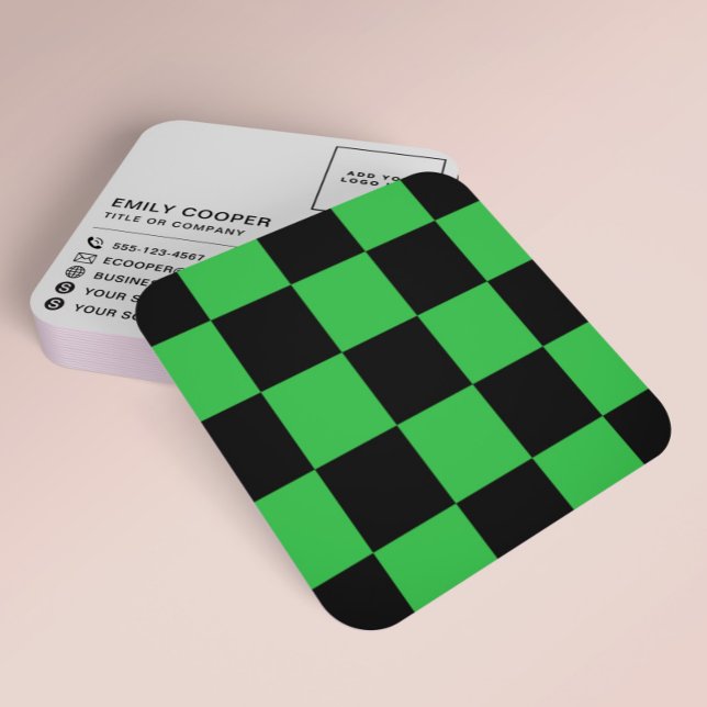Modernes Schachbrett-Checkerboard-Logo schwarz grü Quadratische Visitenkarte (Von Creator hochgeladen)