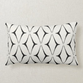 Modernes schickes dekoratives Schwarzweiss-ikat Lendenkissen