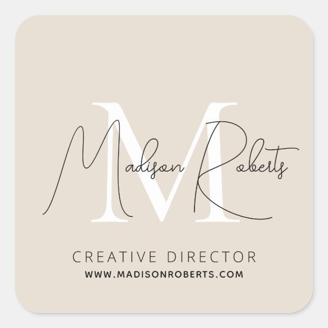 Modernes Schriftzeichen mit Monogramm, Beige Quadratischer Aufkleber (Vorderseite)