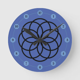 Modernes Schwarz/Blau-Blume-Design Runde Wanduhr