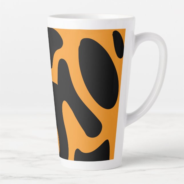Modernes Schwarz-Orange-Freeform-Muster Milchtasse (Rechts)