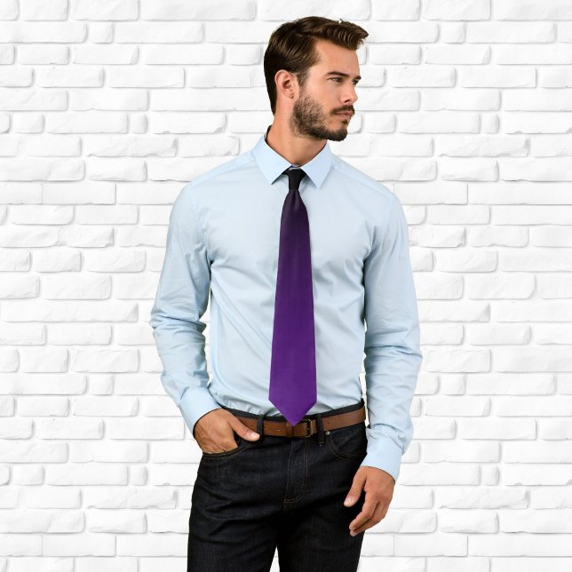 Modernes Schwarz und Royal Lila Gradient Krawatte (Modern Black and Royal Purple Gradient Neck Tie)
