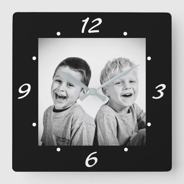 Modernes Schwarz-Weiß-Foto Quadratische Wanduhr (Vorderseite)