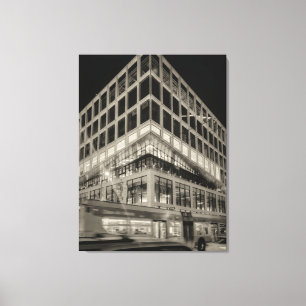 Modernes Schwarz-Weiß-Gebäude Leinwanddruck