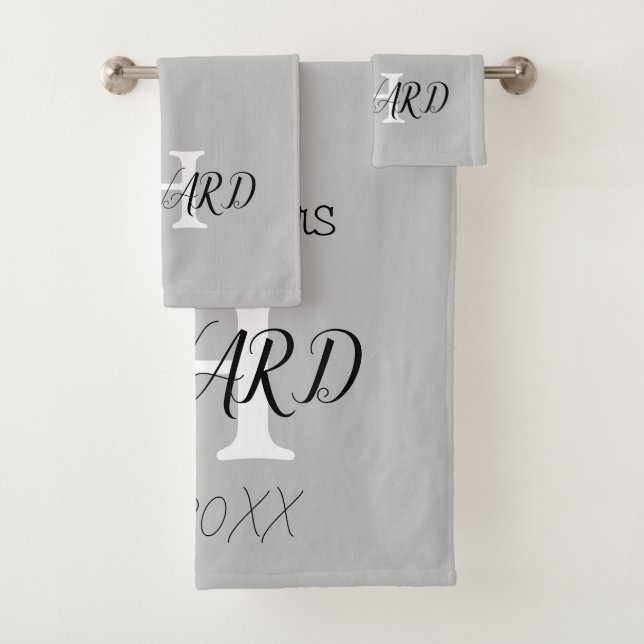 Modernes Schwarz-Weiß-Monogramm Name Neu Badhandtuch Set (Insitu)
