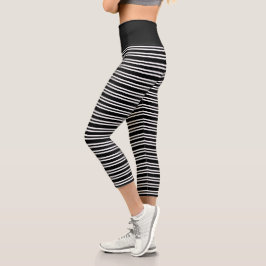Modernes Schwarz-Weiß-Muster Capri Leggings