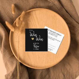 Modernes Schwarz-weißes Angebot Empfehlungskarte