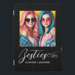 Modernes Schwarz-weißes Bestie Foto Personalisiert iPad Pro Cover<br><div class="desc">Dieses moderne Foto Pro Pad Cover für die besten Freunde verfügt über ein Foto,  mit dem Sie sich auf einem einfachen schwarzen Hintergrund mit dem Titel "Bestie" und Ihren Namen in weißem Skript personalisieren können. Mit AI generierte Platzhalterbilder</div>