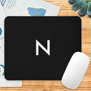 Modernes Schwarz-weißes Minimalistisches Monogramm Mousepad