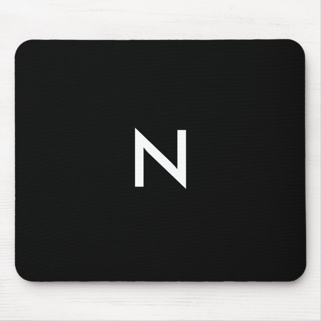 Modernes Schwarz-weißes Minimalistisches Monogramm Mousepad (Vorne)