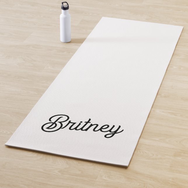 Modernes Schwarz-weißes Personalisiertes Monogramm Yogamatte (Beispiel)