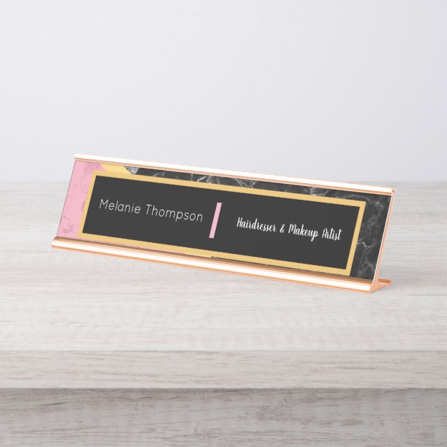 Modernes Schwarzes Elegantes Trendy Pink Marmorskr Schreibtischnamensplakette (Vorderseite )