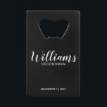 Modernes Script Black Personalisierte Trauzeugen Geldbeutel Flaschenöffner<br><div class="desc">Moderne Script Personalisiert Trauzeugen Bottle Opener mit dem Namen des personalisierten Trauzeugen in der modernen,  weißen Script Schriftart Stil mit Titel und Hochzeitdatum in modernen Sans Serif Schriftart Stil auf schwarzem Hintergrund. Auch perfekt für Trauzeugin,  Blütenmädchen,  Brautmutter,  Trauzeugen,  Trauzeuge und mehr.</div>