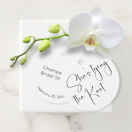 Modernes Script-Brautparty Sie bindet den Knoten Geschenkanhänger