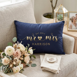 Modernes Script Gold Mr. und Mrs. Newlyweds Gesche Dekokissen