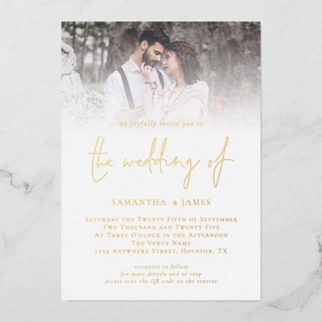 Modernes Script QR Code Foto Wedding Luxury Gold Folieneinladung (Vorderseite)