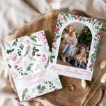 Modernes Script Rosa Botanisches Foto Feiertagskarte<br><div class="desc">Diese Kollektion besticht durch leuchtend rosa Aquarellen,  Beeren und Wintergrün mit moderner und eleganter Typografie,  die im Winter mit botanischen Mustern geschmückt ist.</div>