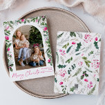 Modernes Script Rosa Grün Arch 1 Foto Weihnachten<br><div class="desc">Diese Kollektion besticht durch leuchtend rosa Aquarellen,  Beeren und Wintergrün mit moderner und eleganter Typografie,  die im Winter mit botanischen Mustern geschmückt ist.</div>
