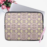 Modernes skandinavisches Buttergelb Pink Grau Desi Laptopschutzhülle<br><div class="desc">Moderne skandinavische Butter Gelb Pink Gray Design Laptop Ärmel.</div>