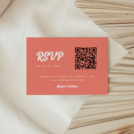 Modernes Skript Pink Coral QR Code Hochzeit RSVP Karte