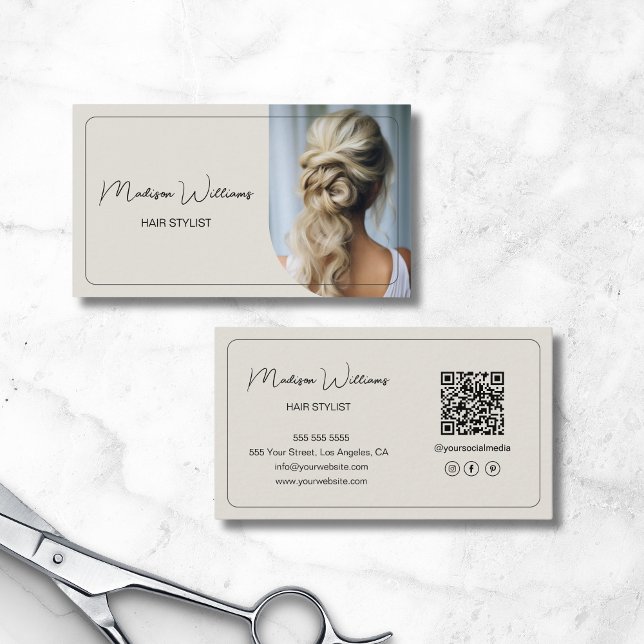 Modernes Skriptbenutzerdefiniertes Foto QR Haarsty Visitenkarte (Modern Script Custom Photo QR Hair Stylist Business Card)