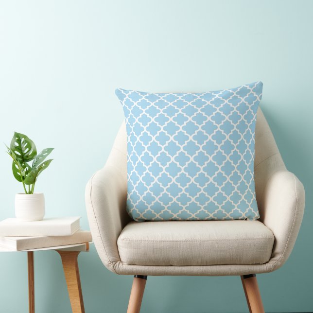 Modernes Sky Blue marokkanisches Quatrefolienmuste Kissen (Stuhl )