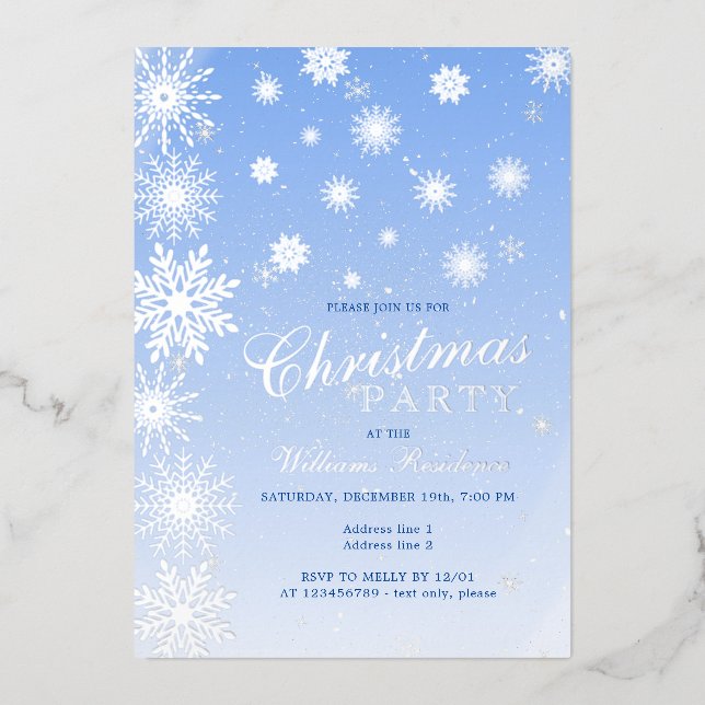 Modernes Snowflake Snow Blue Winter Weihnachtsfest Folieneinladung (Vorderseite)