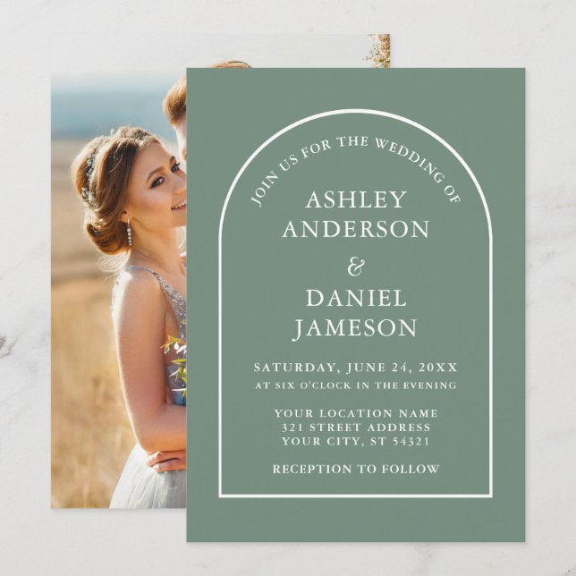 Modernes, stilvolles Arch Sage Green Foto Wedding Einladung (Vorne/Hinten)