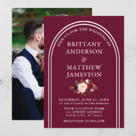 Modernes, stilvolles Arch Wedding Burgundy Foto Einladung