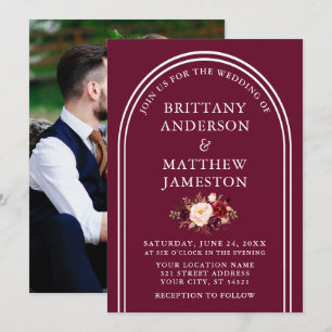 Modernes, stilvolles Arch Wedding Burgundy Foto Einladung