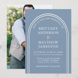 Modernes, stilvolles Arch Wedding Dusty Blue Foto Einladung