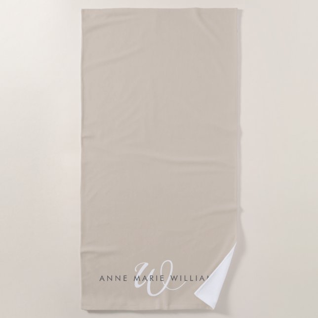 Modernes Tan-Weiß-Script-Monogramm Strandtuch (Vorderseite)