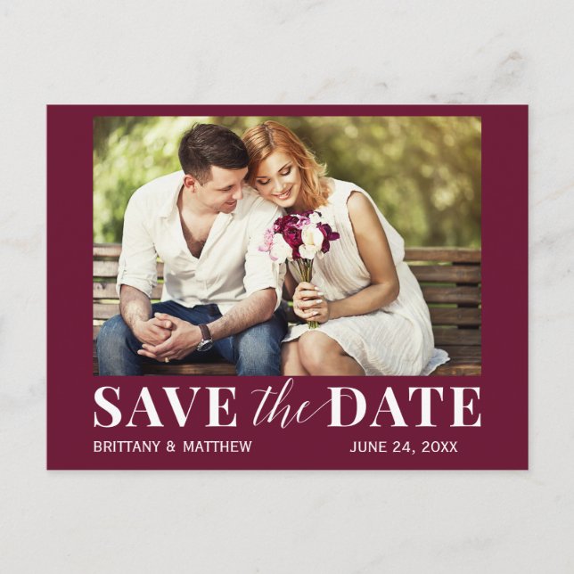 Modernes trendy Foto Burgundy Save the Date Postkarte (Vorderseite)