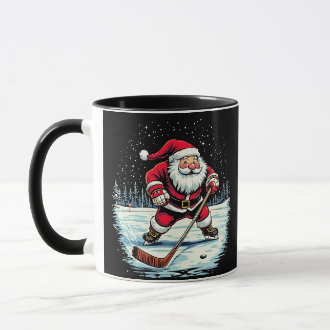 Modernes trendy Santa Playing Ice Hockey Tasse (Links)