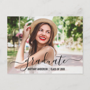 Modernes trendy Script Graduation Party Foto Einladungspostkarte