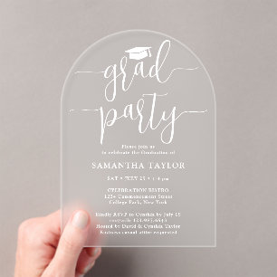 Modernes, trendy White Script Grad Party lichtdurc Acryleinladungen