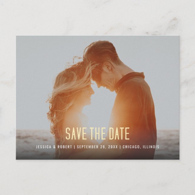 Modernes Typografie-Foto Save the Date einfach Einladungspostkarte (Vorderseite)