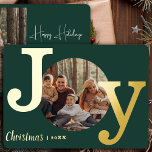 Modernes Vintages Schriftsetzwerk Weihnachts-Foto Folien Feiertagskarte<br><div class="desc">Feiern Sie die Urlaubssaison mit Eleganz und Stil mit unserer modernen Vintagen Schrift Foto Foil Holiday Card. Diese wunderschön gestaltete Karte bietet eine klassische Kombination aus Smaragdgrün und Gold und schafft so einen zeitlosen und raffinierten Rahmen für das Foto Ihrer Familie. Das minimalistische und saubere Design dieser Karte ermöglicht es...</div>