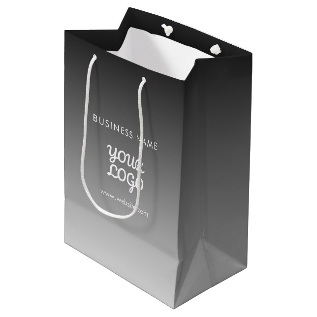 Modernes Werbelogo und Text | Editierbare Farbe Mittlere Geschenktüte (Vorderseite Schrägansicht)
