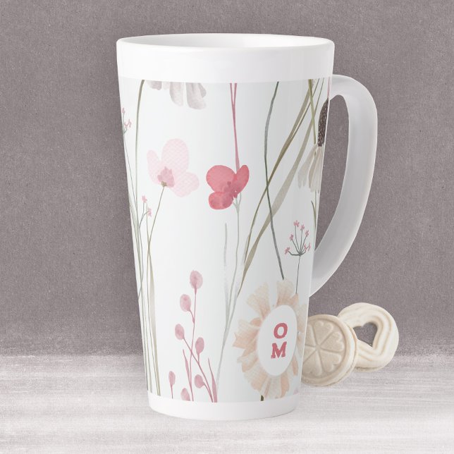 Modernes Wildblume Monogram Pink Green Milchtasse (Romantic Mauve Sage Latte Latte Mug ©Susanne Sachers - Sunny Mind Design 🌞)