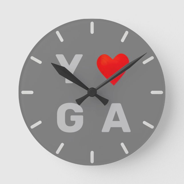 Modernes Yoga Herz auf Grau Runde Wanduhr (Vorderseite)
